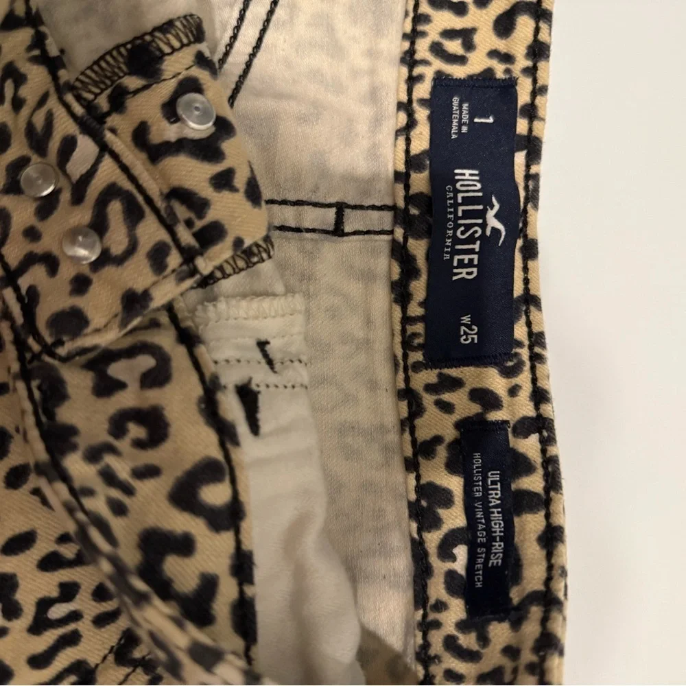 Hollister Ultra High Rise Leopard Print Button Front Mini Skirt Size 1 (25) Nude